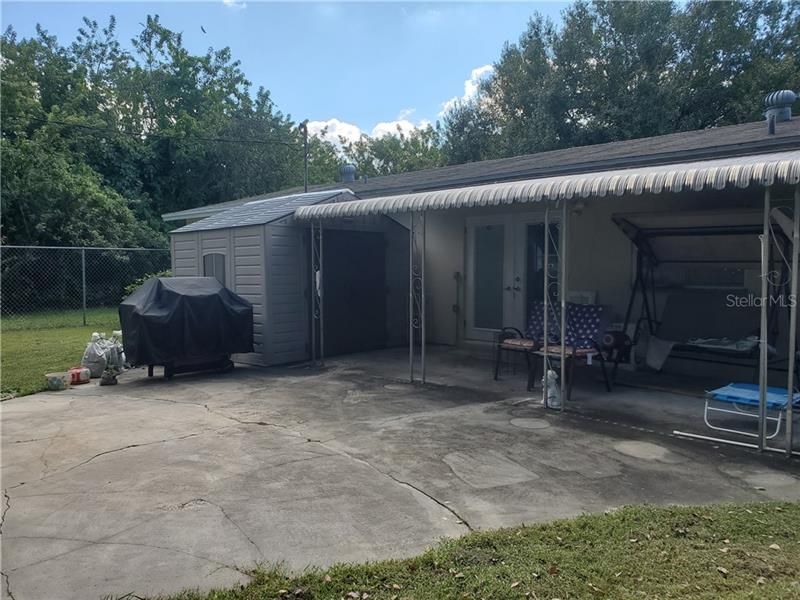 Recently Sold: $160,000 (3 beds, 2 baths, 1378 Square Feet)