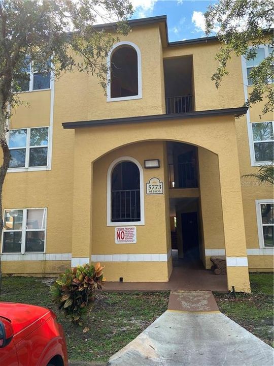 Recently Rented: $1,150 (2 beds, 1 baths, 934 Square Feet)