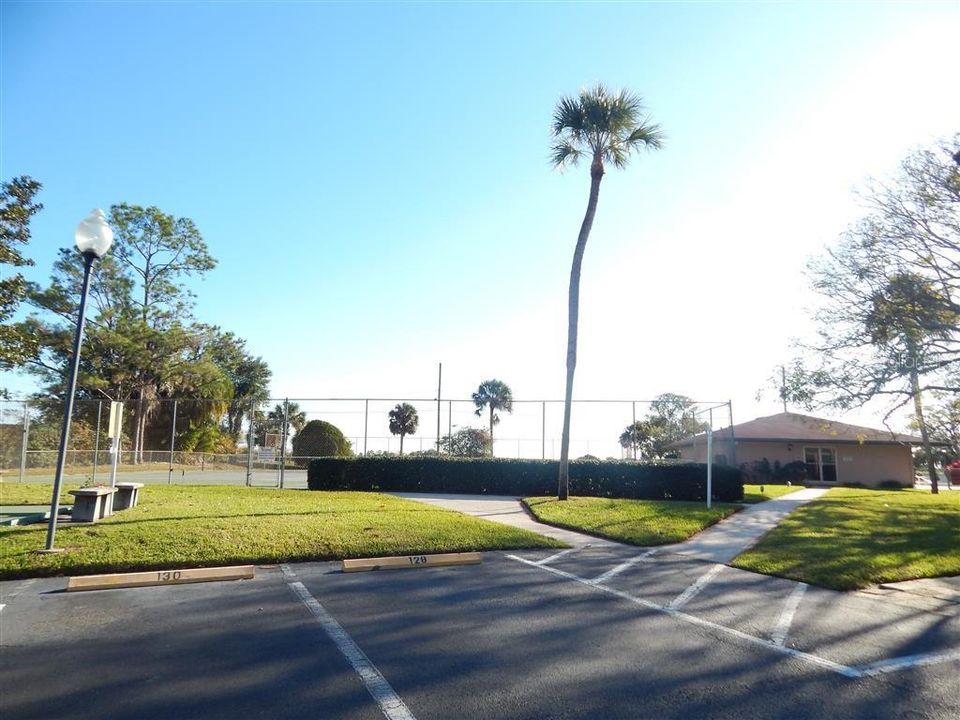 Recently Sold: $86,000 (2 beds, 2 baths, 954 Square Feet)