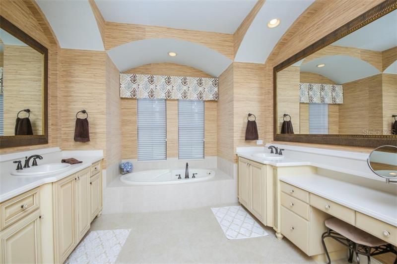 最近租的: $7,500 (4 贝兹, 4 浴室, 3737 平方英尺)