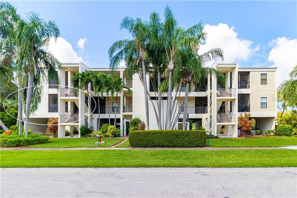 Vendido Recientemente: $375,000 (2 camas, 2 baños, 1180 Pies cuadrados)