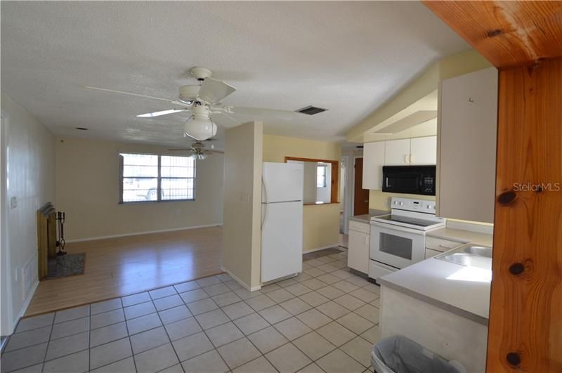 Recently Sold: $124,900 (2 beds, 1 baths, 1008 Square Feet)