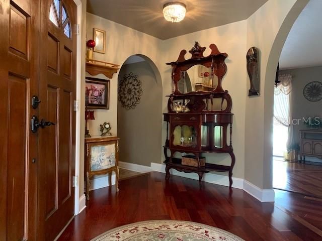 Recently Sold: $379,900 (3 beds, 2 baths, 1808 Square Feet)
