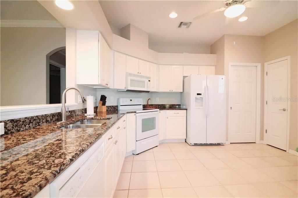 Recently Sold: $215,000 (3 beds, 2 baths, 1509 Square Feet)
