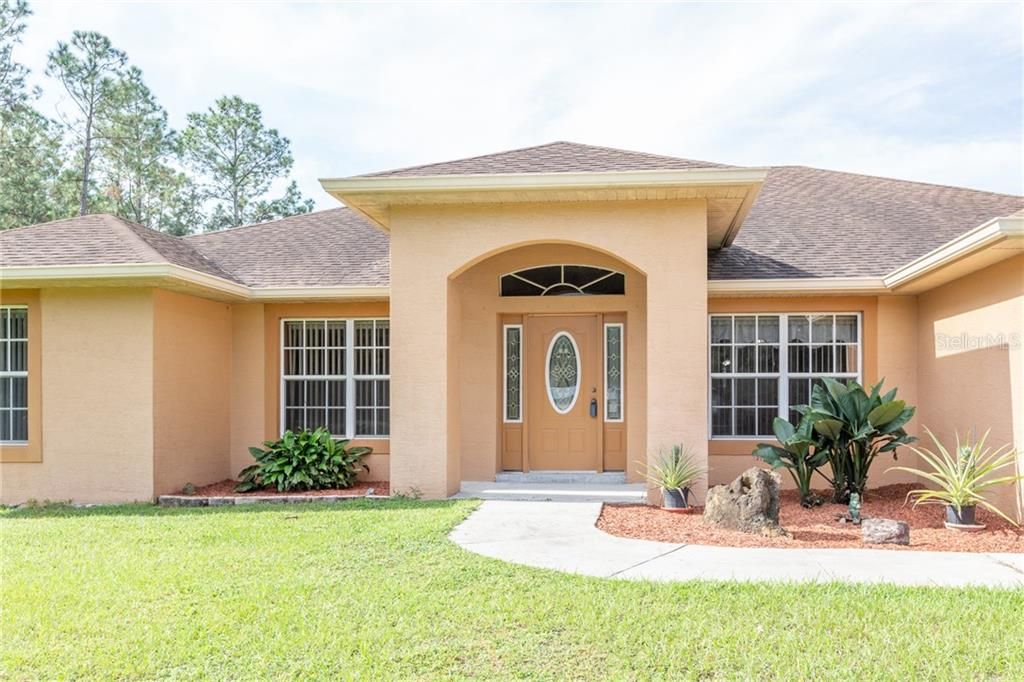 Recently Sold: $369,000 (3 beds, 2 baths, 1944 Square Feet)