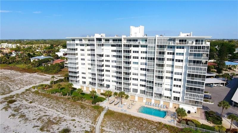 Recently Sold: $375,000 (2 beds, 2 baths, 912 Square Feet)