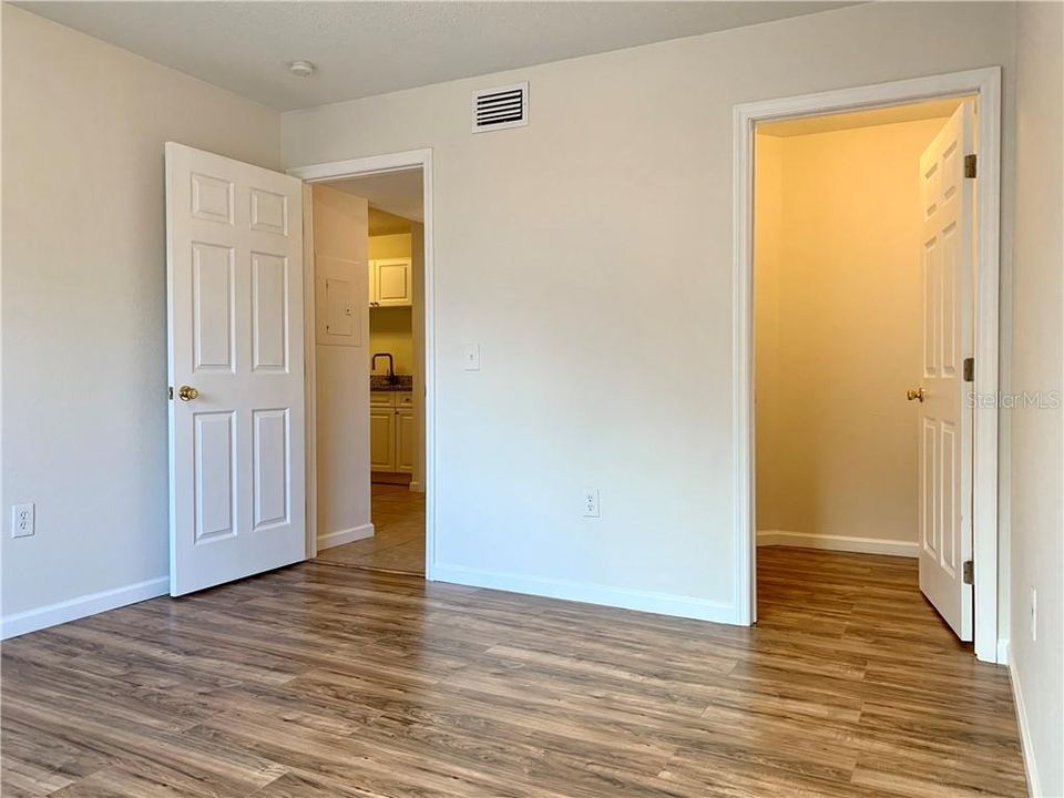 Recently Sold: $92,000 (1 beds, 1 baths, 700 Square Feet)