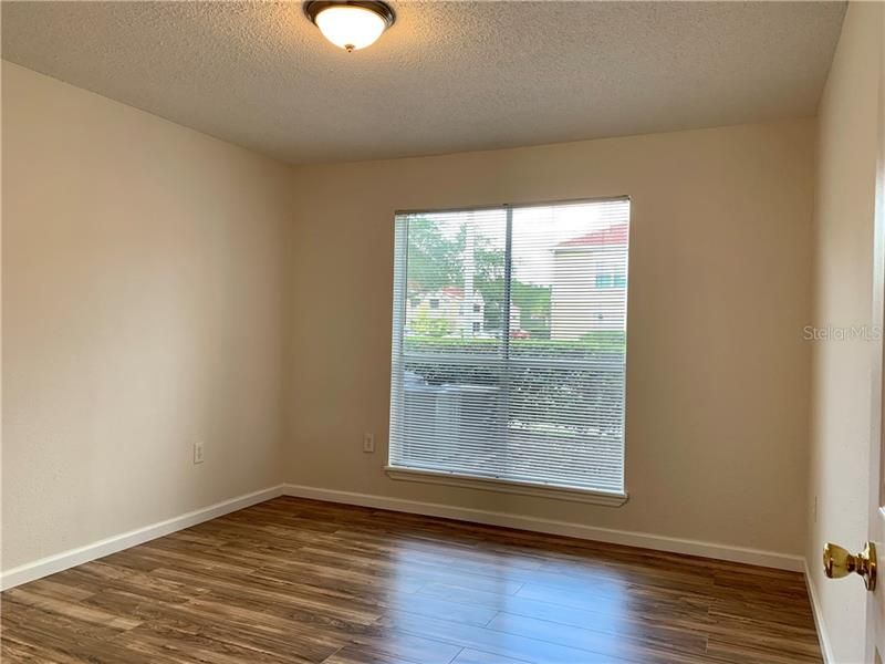 Recently Sold: $92,000 (1 beds, 1 baths, 700 Square Feet)