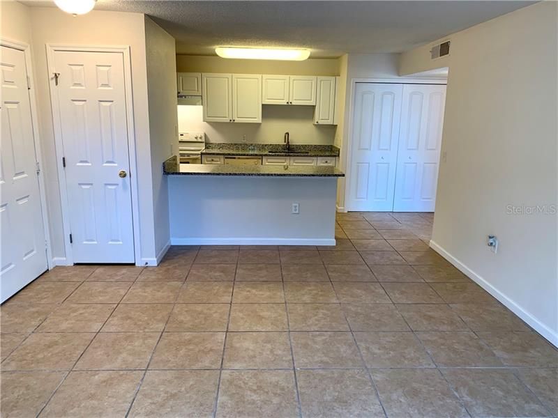 Recently Sold: $92,000 (1 beds, 1 baths, 700 Square Feet)