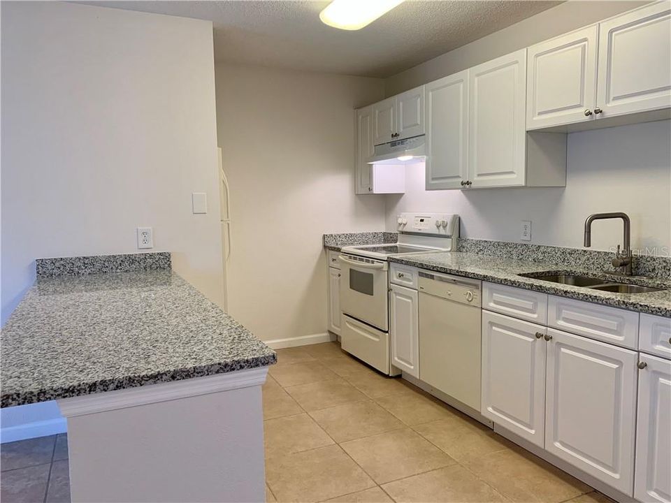 Recently Sold: $92,000 (1 beds, 1 baths, 700 Square Feet)