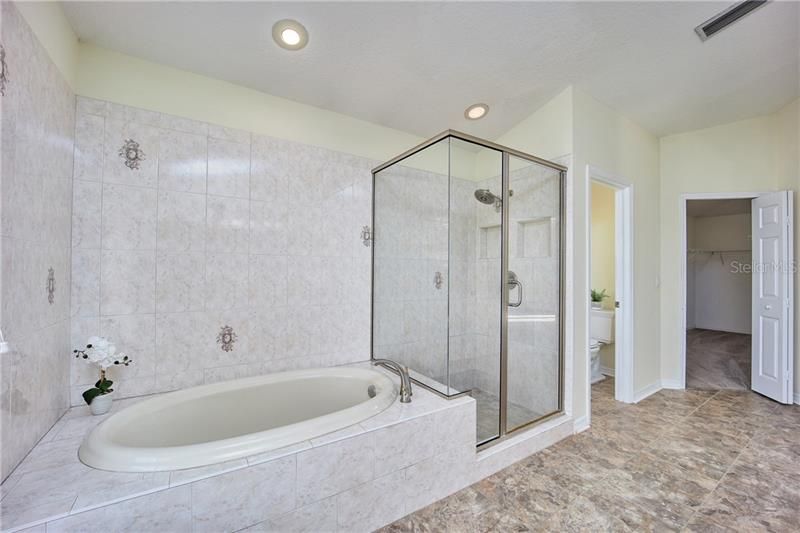 最近售出: $549,900 (5 贝兹, 2 浴室, 3792 平方英尺)