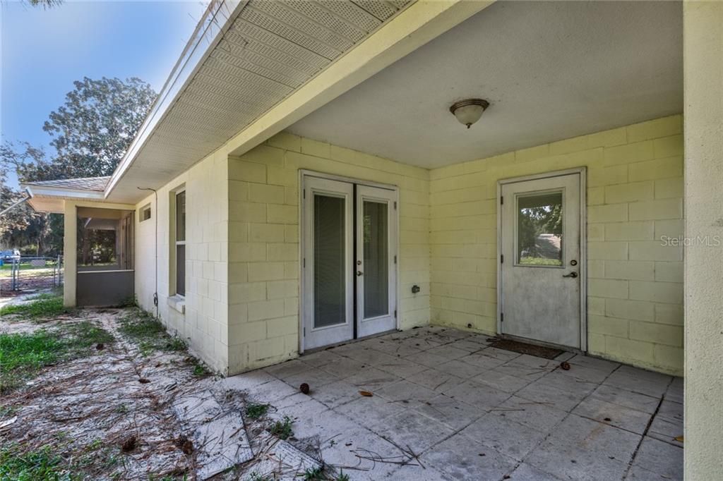 Recently Sold: $169,900 (3 beds, 2 baths, 1926 Square Feet)