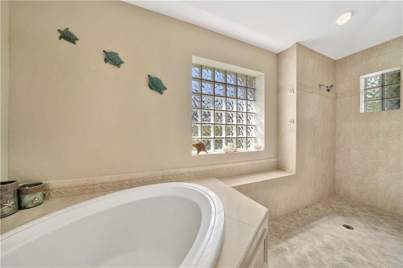 Недавно продано: $469,000 (3 спален, 2 ванн, 1894 Квадратных фут)