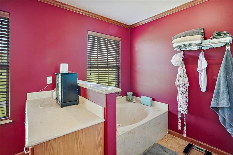 最近售出: $559,000 (4 贝兹, 2 浴室, 2550 平方英尺)