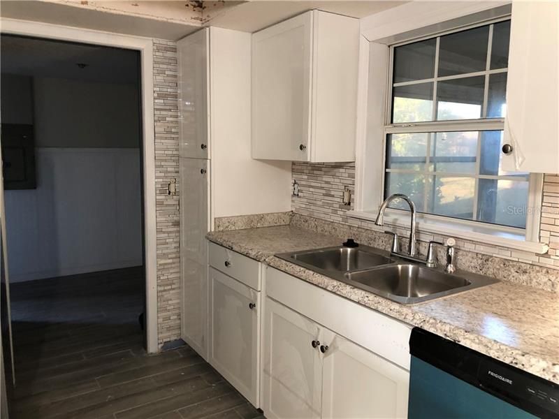 Vendido Recientemente: $259,000 (3 camas, 2 baños, 1482 Pies cuadrados)