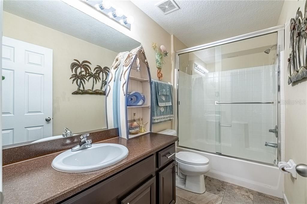 最近售出: $218,900 (3 贝兹, 2 浴室, 1580 平方英尺)