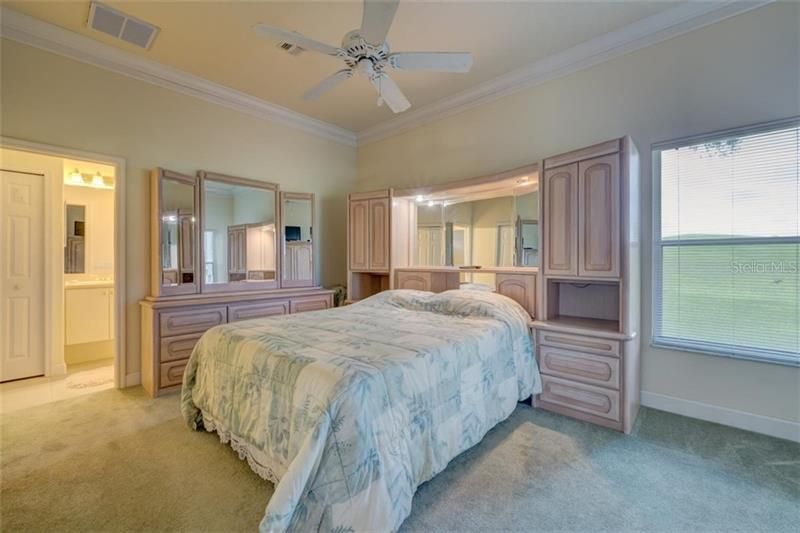 Vendido Recientemente: $262,500 (3 camas, 2 baños, 2092 Pies cuadrados)