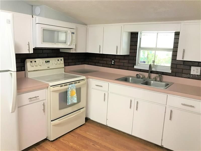 Recently Sold: $124,700 (2 beds, 1 baths, 780 Square Feet)