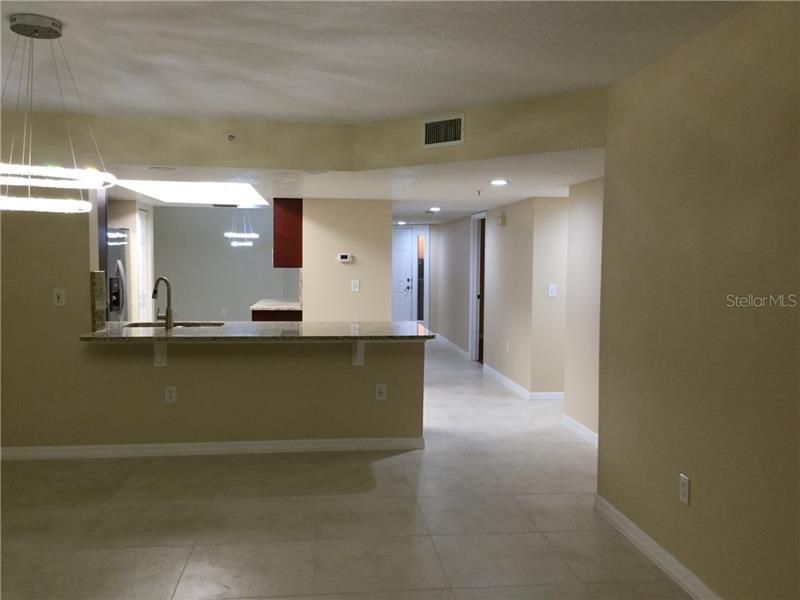 Recently Rented: $2,700 (3 beds, 2 baths, 2011 Square Feet)