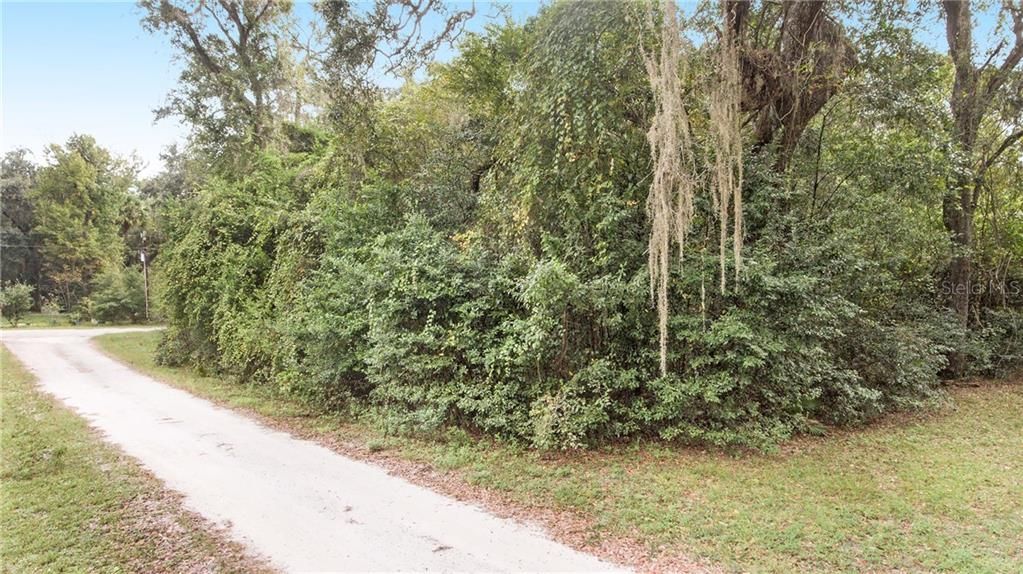 Vendido Recientemente: $35,000 (1.72 acres)