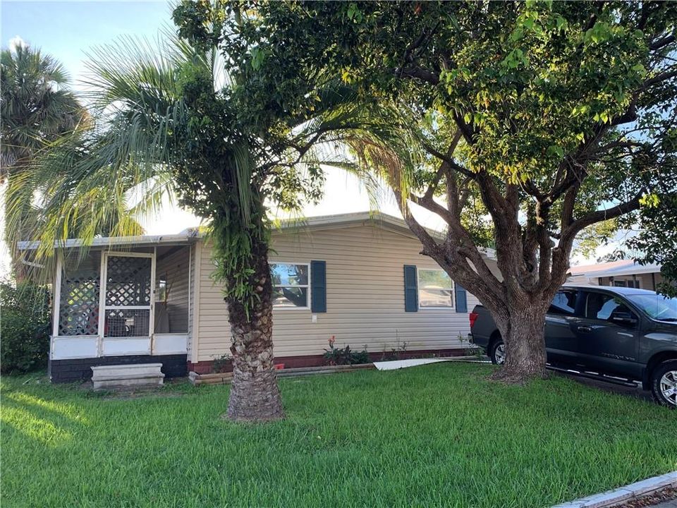 Recently Sold: $103,000 (3 beds, 2 baths, 1300 Square Feet)