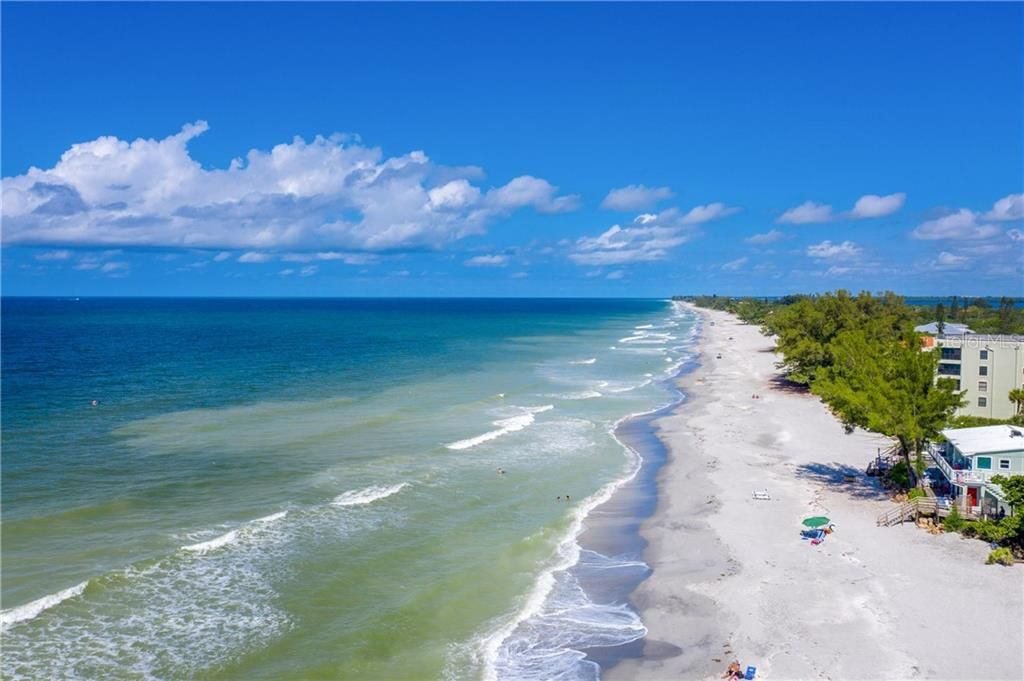 For Rent: $4,500 (1 beds, 1 baths, 884 Square Feet)