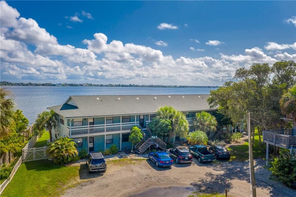 For Rent: $4,500 (1 beds, 1 baths, 884 Square Feet)