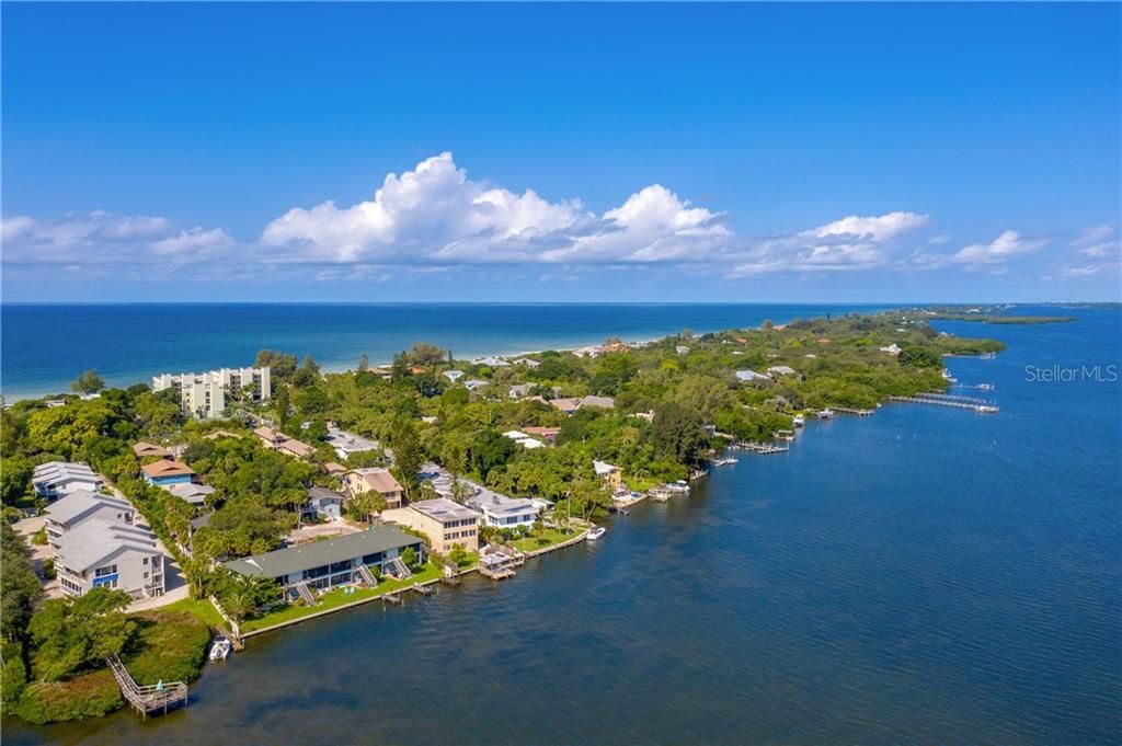 For Rent: $4,500 (1 beds, 1 baths, 884 Square Feet)