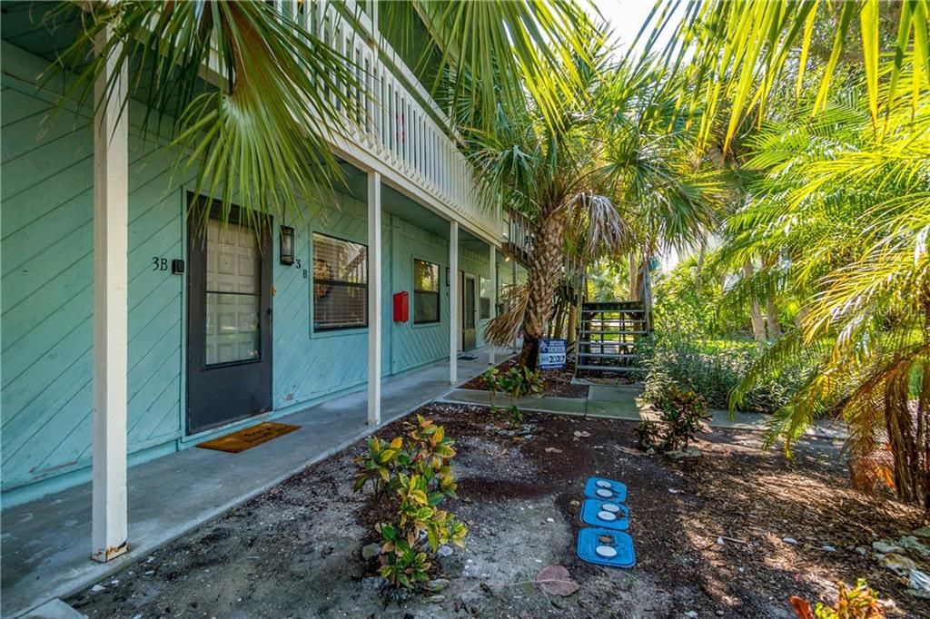 For Rent: $4,500 (1 beds, 1 baths, 884 Square Feet)