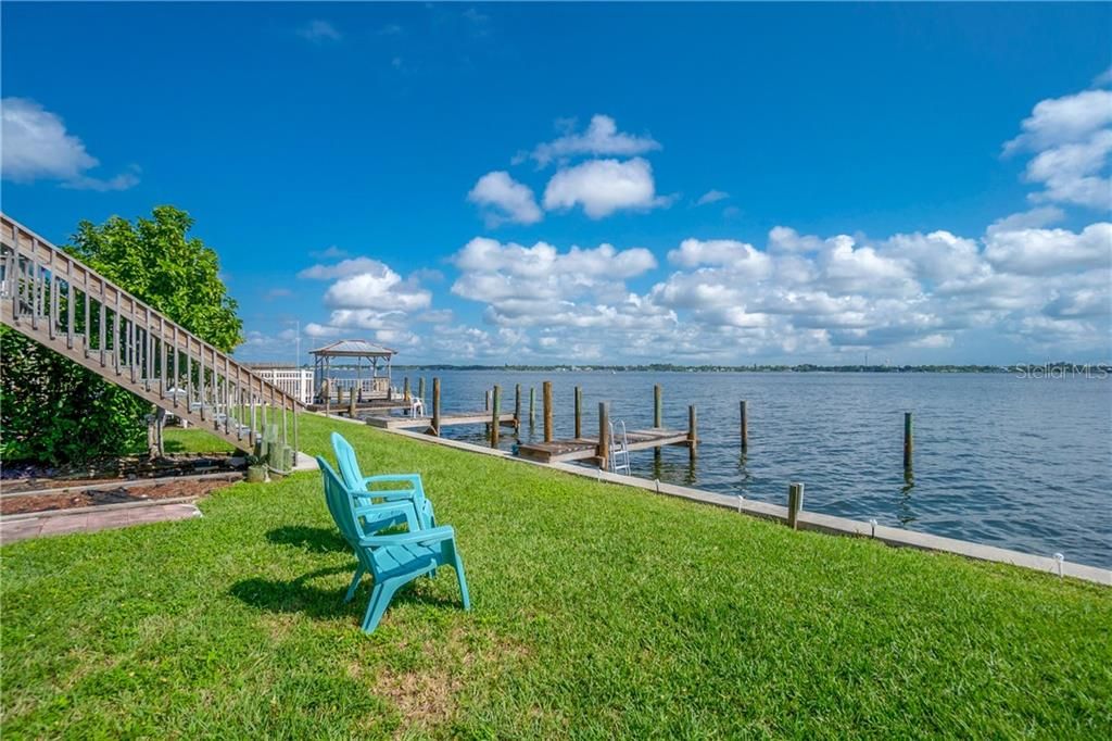 For Rent: $4,500 (1 beds, 1 baths, 884 Square Feet)