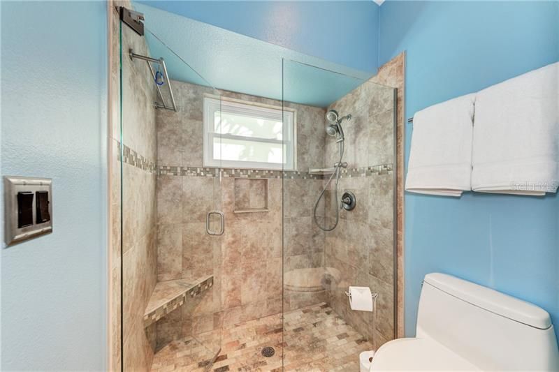 最近售出: $279,900 (3 贝兹, 2 浴室, 1366 平方英尺)