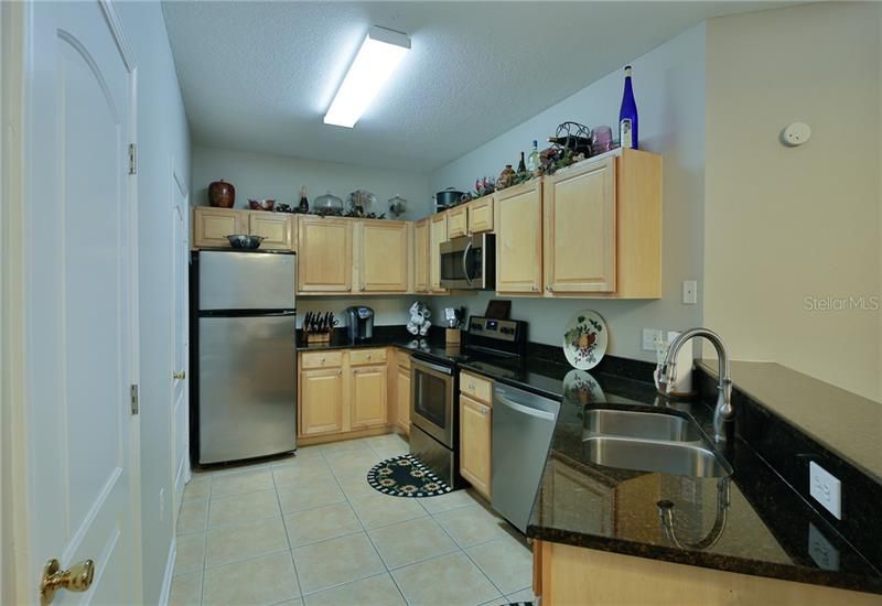 Recently Sold: $109,900 (1 beds, 1 baths, 951 Square Feet)