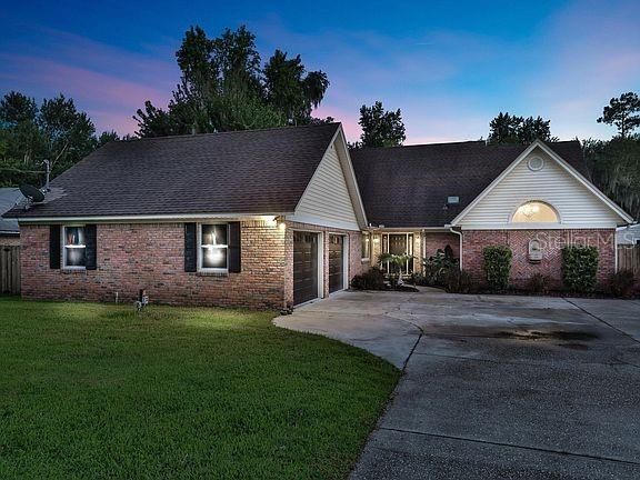 Недавно продано: $799,900 (4 спален, 3 ванн, 2705 Квадратных фут)