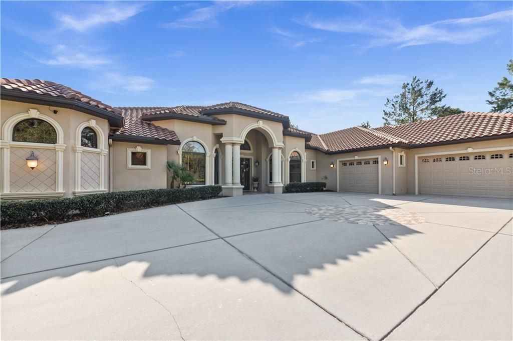 Recently Sold: $825,000 (4 beds, 3 baths, 5840 Square Feet)