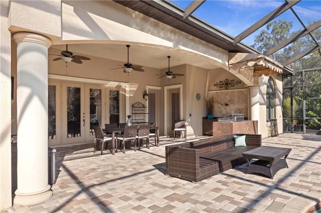 Recently Sold: $825,000 (4 beds, 3 baths, 5840 Square Feet)