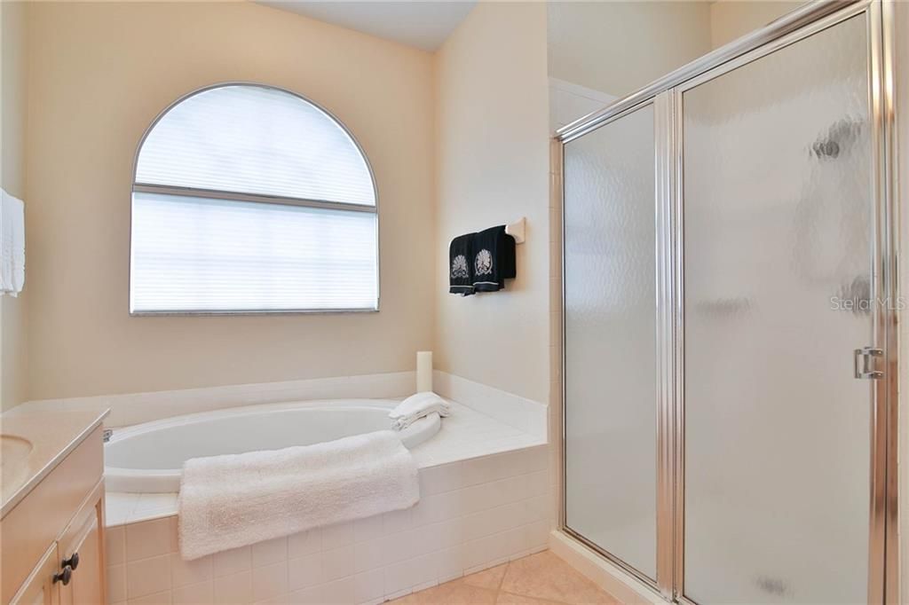 Recently Sold: $425,000 (3 beds, 2 baths, 2209 Square Feet)