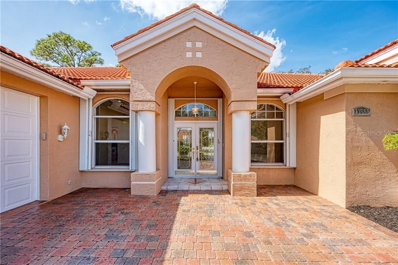 Recently Sold: $444,000 (3 beds, 3 baths, 2394 Square Feet)