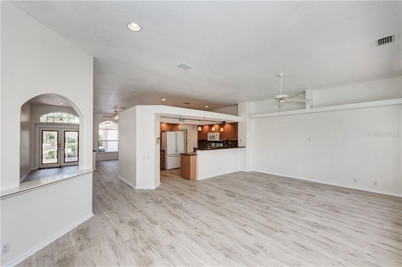 Recently Sold: $444,000 (3 beds, 3 baths, 2394 Square Feet)