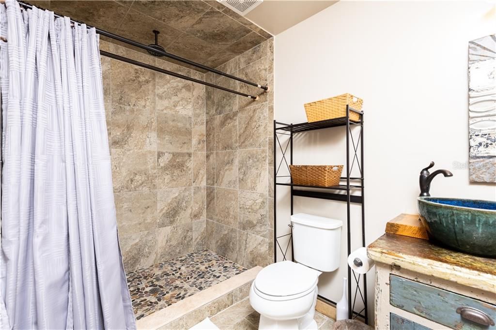 Recently Sold: $825,000 (1 beds, 1 baths, 648 Square Feet)