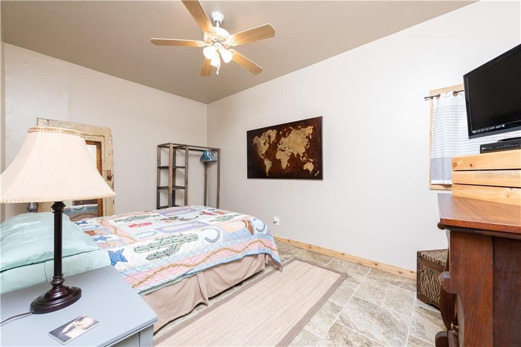 Recently Sold: $825,000 (1 beds, 1 baths, 648 Square Feet)