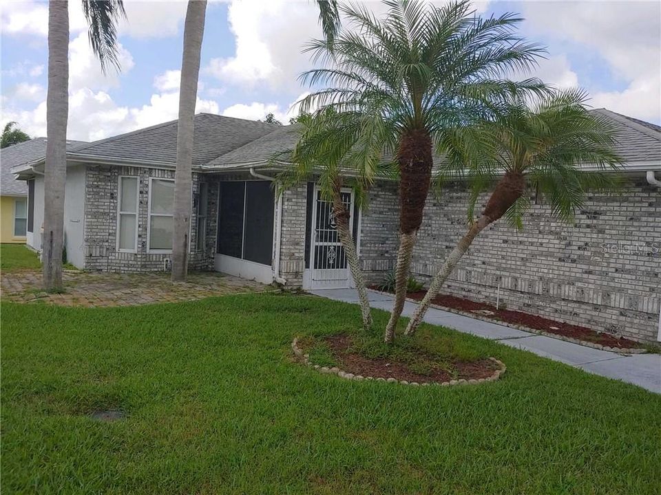 Recently Sold: $130,000 (2 beds, 2 baths, 1165 Square Feet)