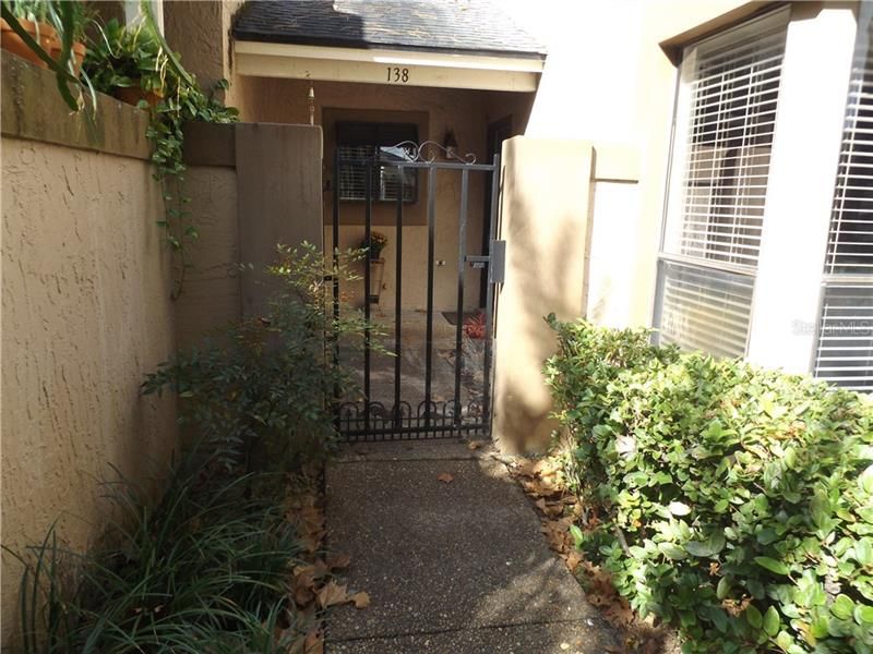 Recently Sold: $115,000 (1 beds, 1 baths, 842 Square Feet)