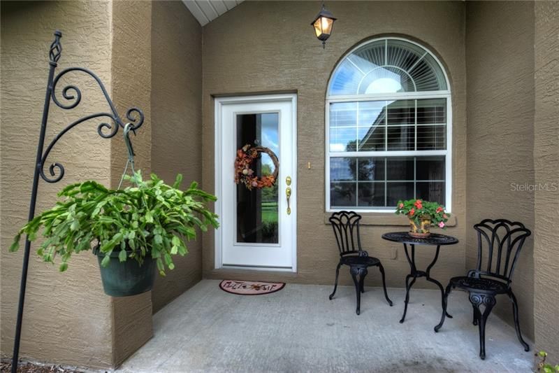 Recently Sold: $650,000 (3 beds, 2 baths, 2348 Square Feet)