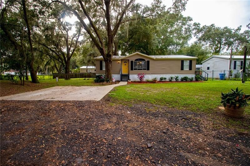 Recently Sold: $145,000 (3 beds, 2 baths, 1436 Square Feet)