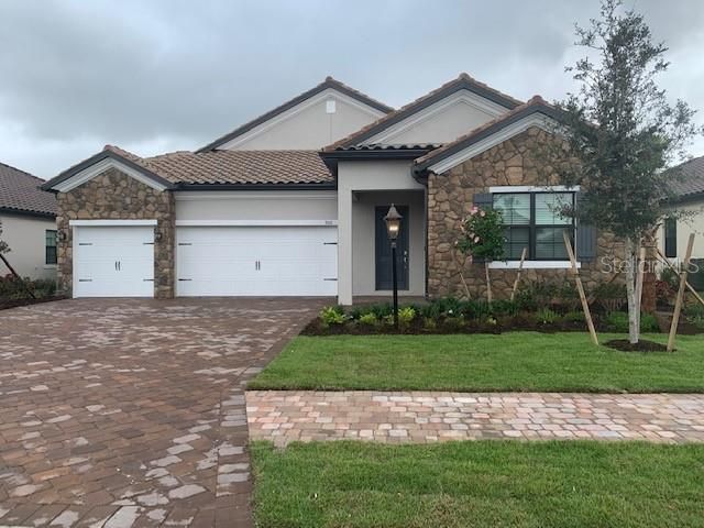 Recently Sold: $594,999 (4 beds, 3 baths, 2717 Square Feet)