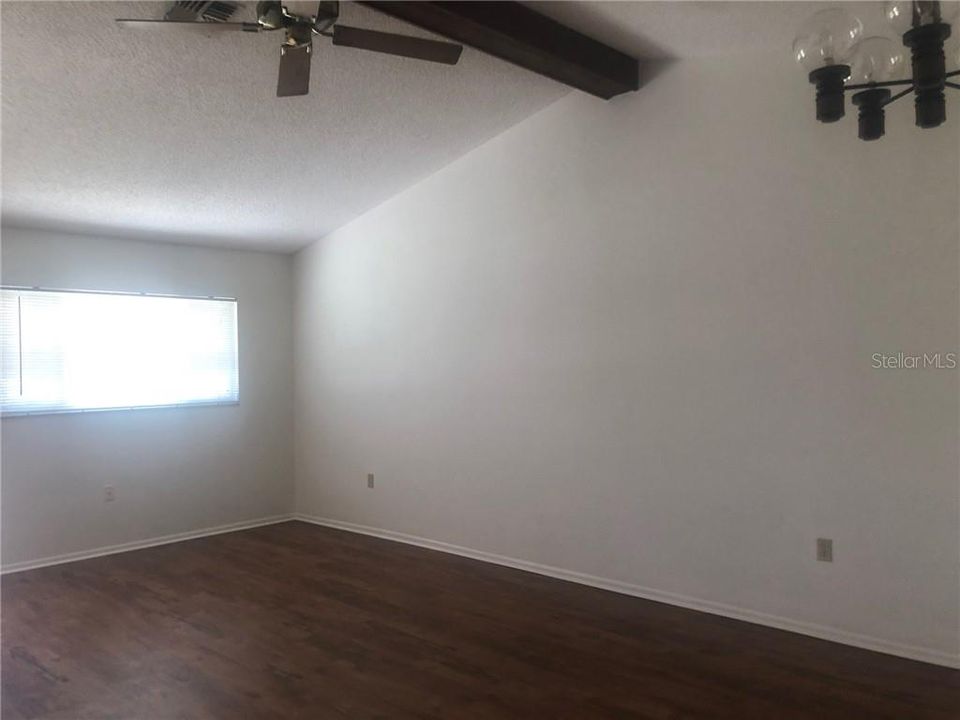 Recently Rented: $750 (1 beds, 1 baths, 750 Square Feet)