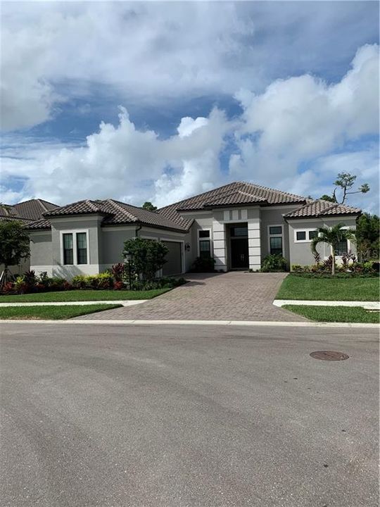 Recently Sold: $948,840 (3 beds, 3 baths, 3276 Square Feet)