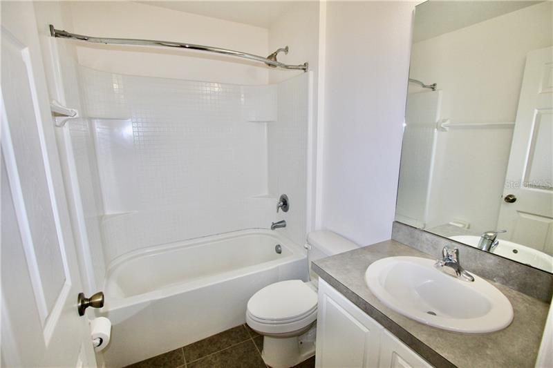 最近售出: $290,000 (3 贝兹, 2 浴室, 1570 平方英尺)