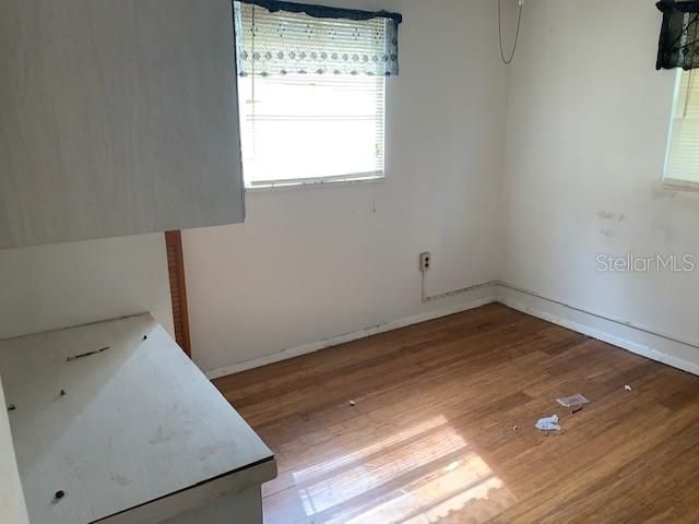 Recently Sold: $82,000 (2 beds, 1 baths, 709 Square Feet)