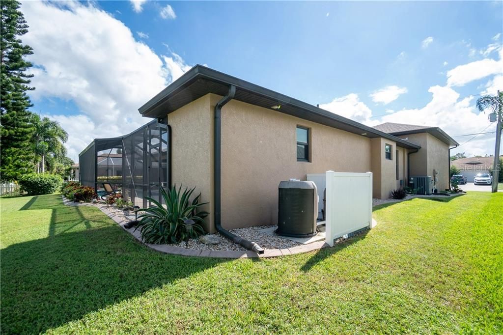 Recently Sold: $460,000 (3 beds, 3 baths, 2142 Square Feet)